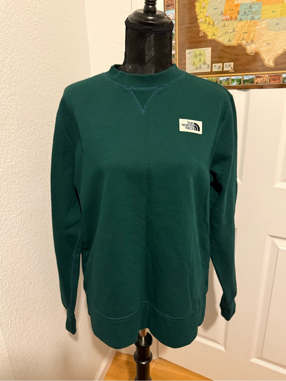 green the north face crewneck! LG